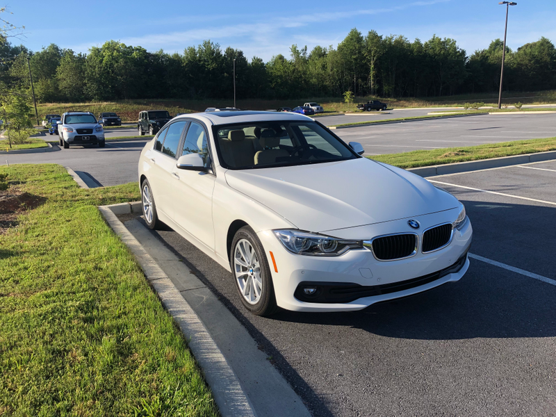 Illustration for article titled Got a 2018 320i loaner today